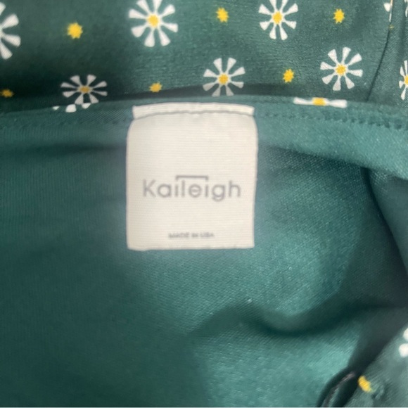 Kaileigh Daisy Print Swing Dress Small/Medium - Picture 5 of 5